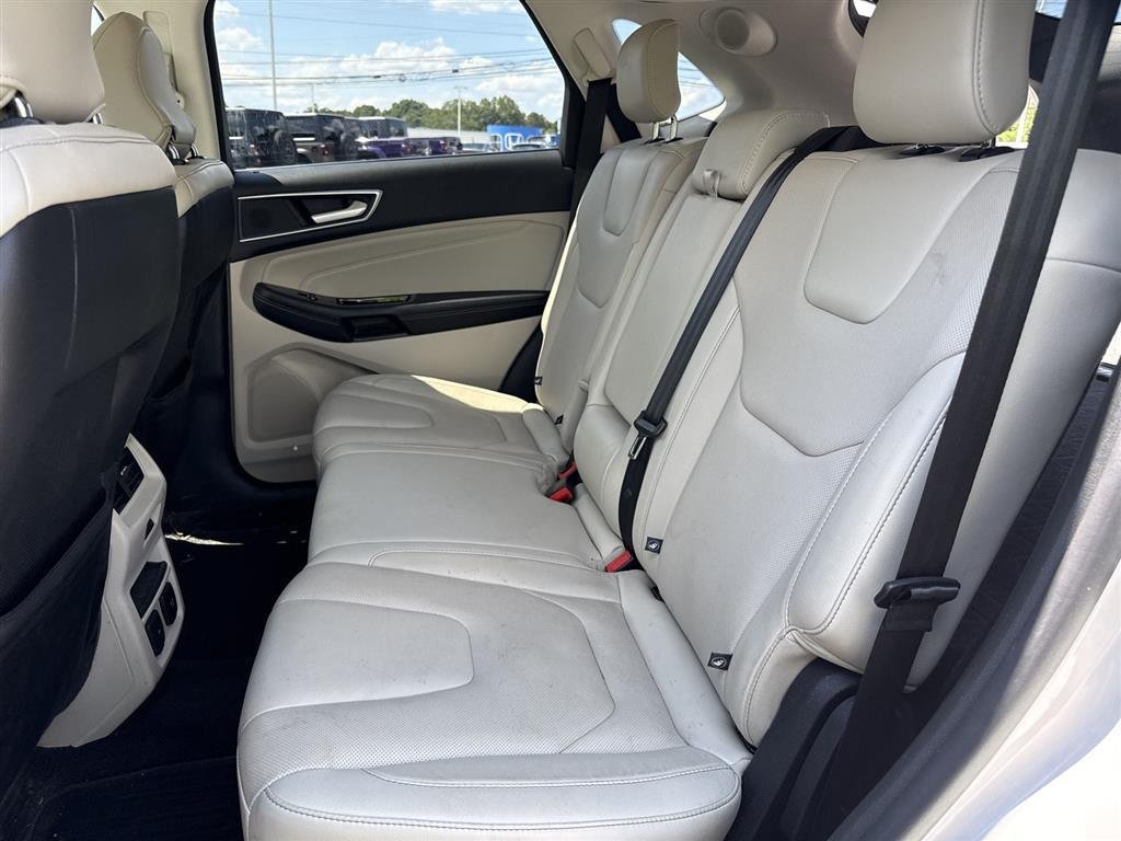 Used 2018 White Platinum Metallic Tri-Coat Ford Titanium image 15