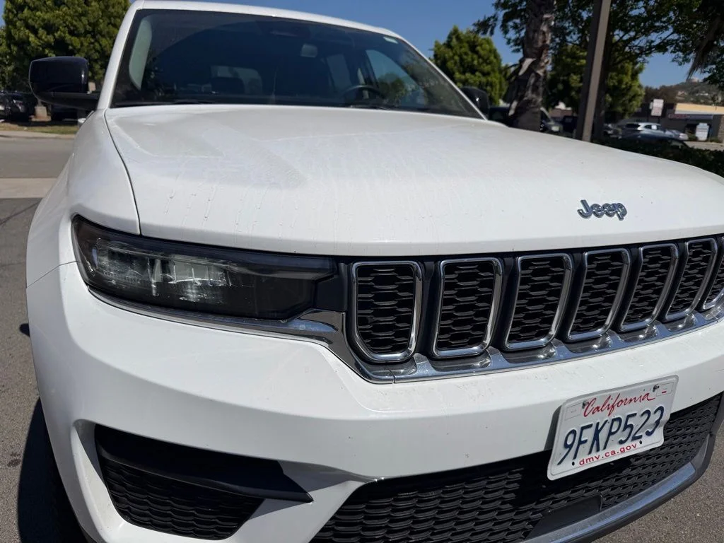 2023 Jeep Grand Cherokee Laredo's photo