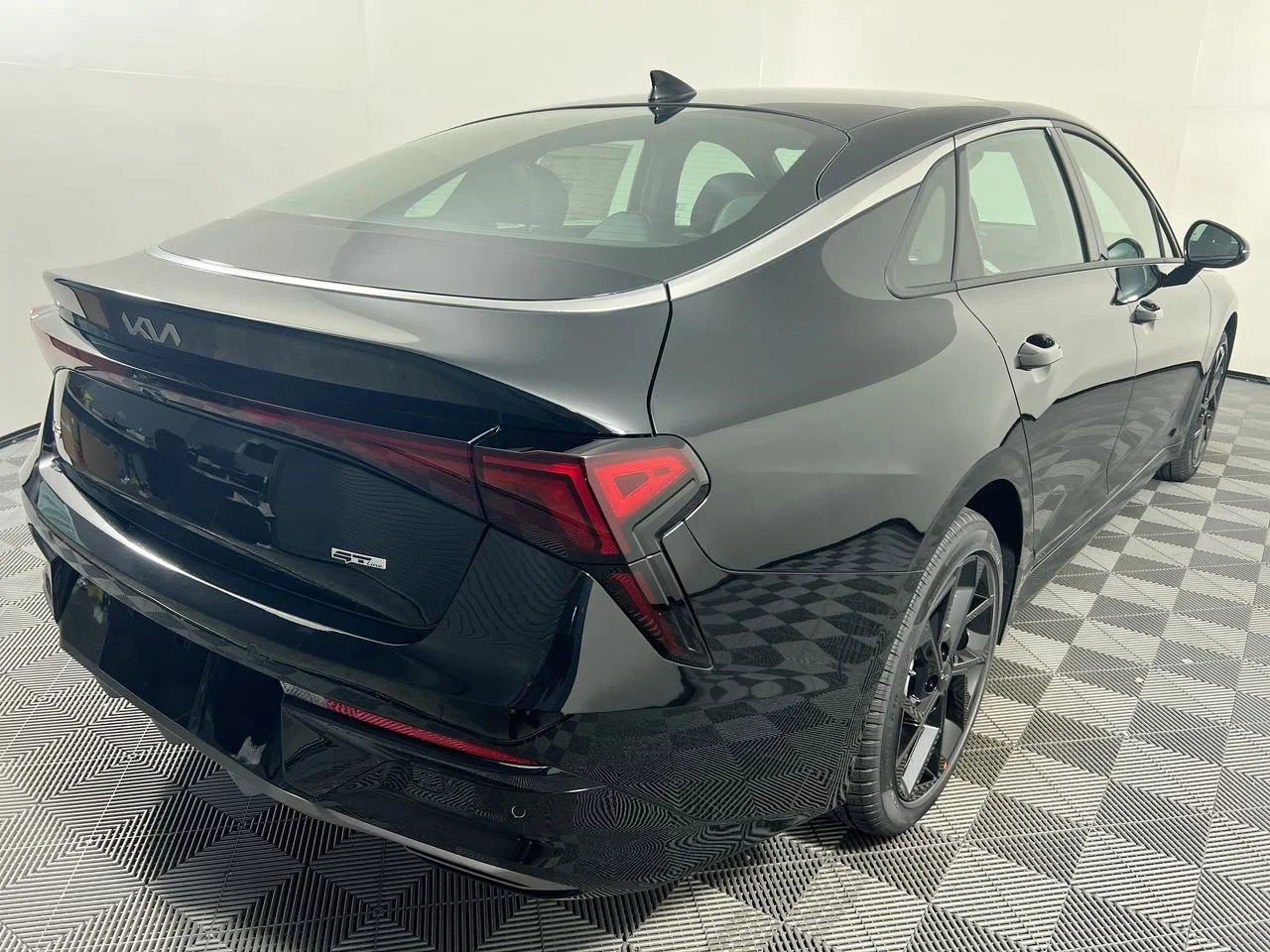 New 2026 Aurora Black Pearl Kia GT-Line FWD image 8
