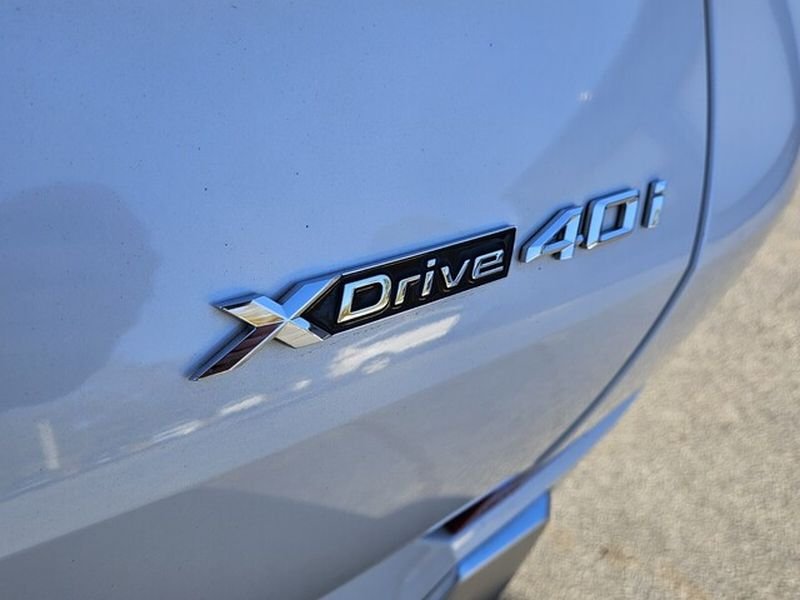 Used 2023 Mineral White Metallic BMW xDrive40i image 14