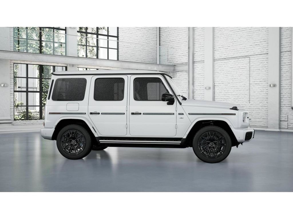 Used 2025 MANUFAKTUR Moonlight White Magno Mercedes-Benz G 580 image 15