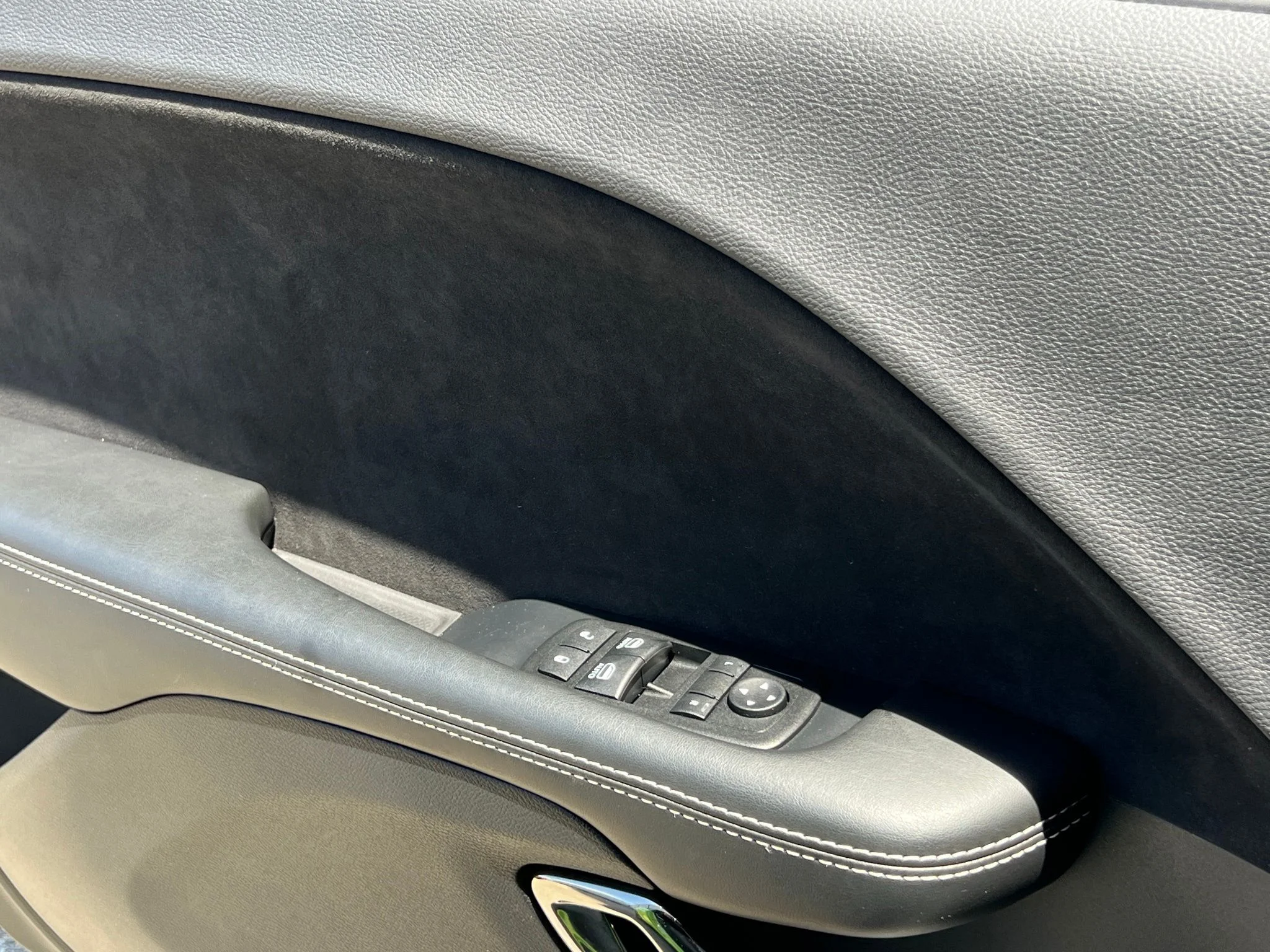 Used 2015 Beige Dodge SRT Hellcat image 20