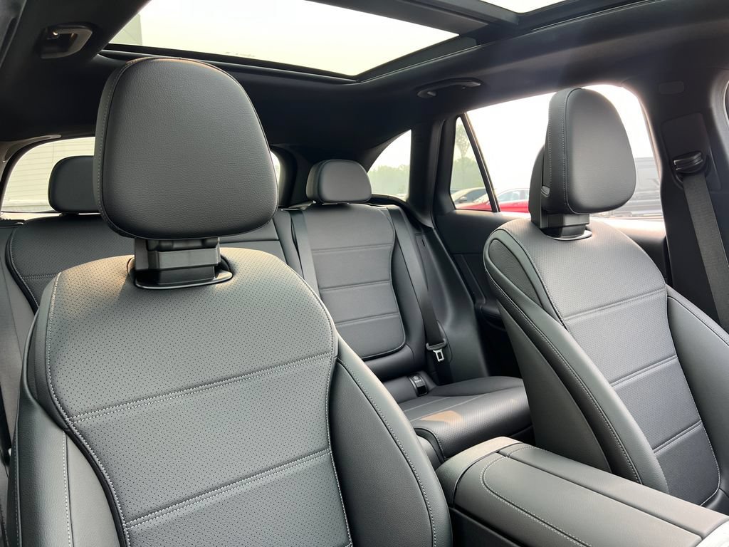 New 2026 Starling Blue Metallic Mercedes-Benz GLC 300 image 62