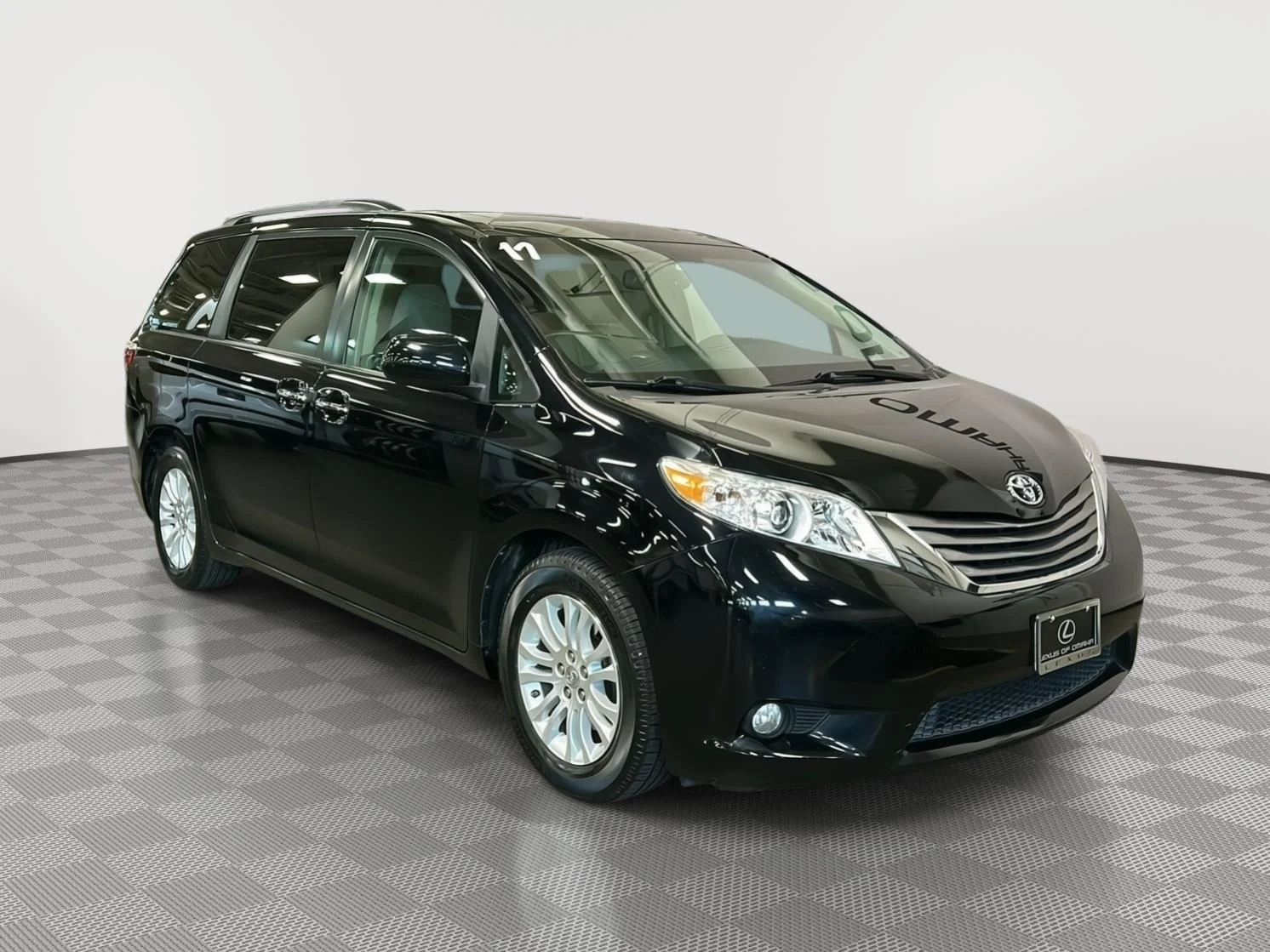 Used 2017 Midnight Black Metallic Toyota XLE Premium image 1