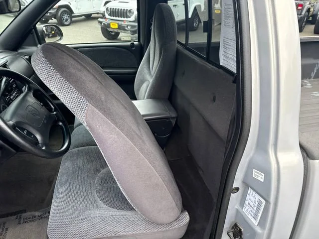 Used 1999 silver Dodge SLT image 13