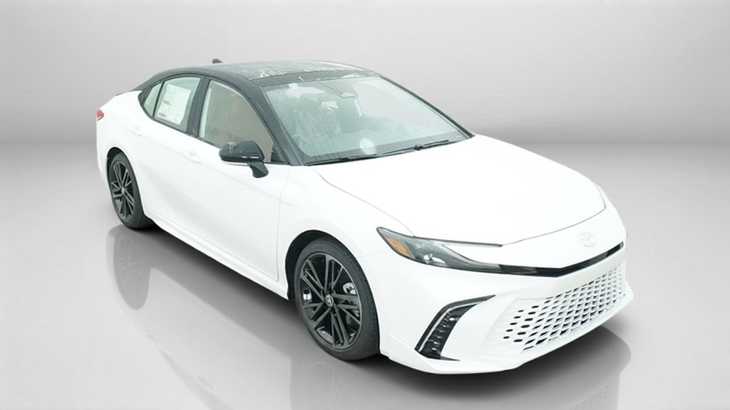 New 2026 Wind Chill Pearl with Midnight Black Metallic roof Toyota XSE image 5