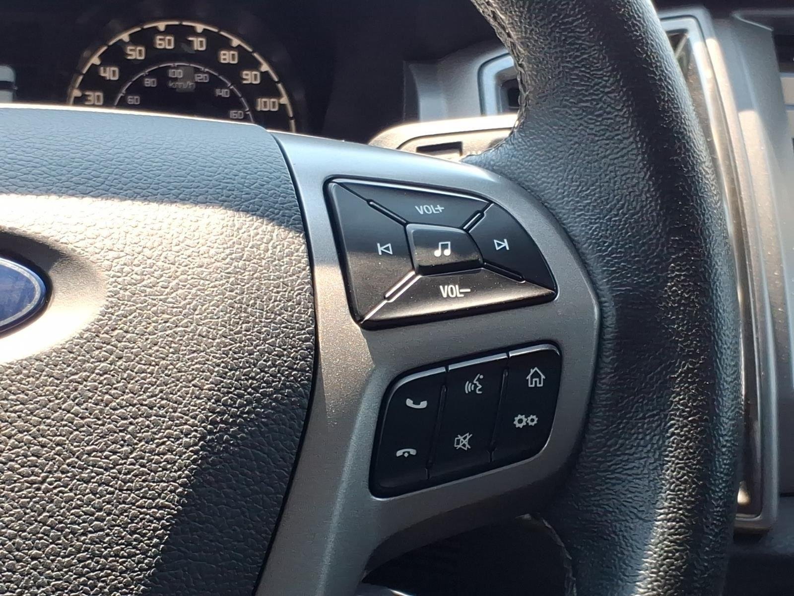 Used 2019  FORD  image 26