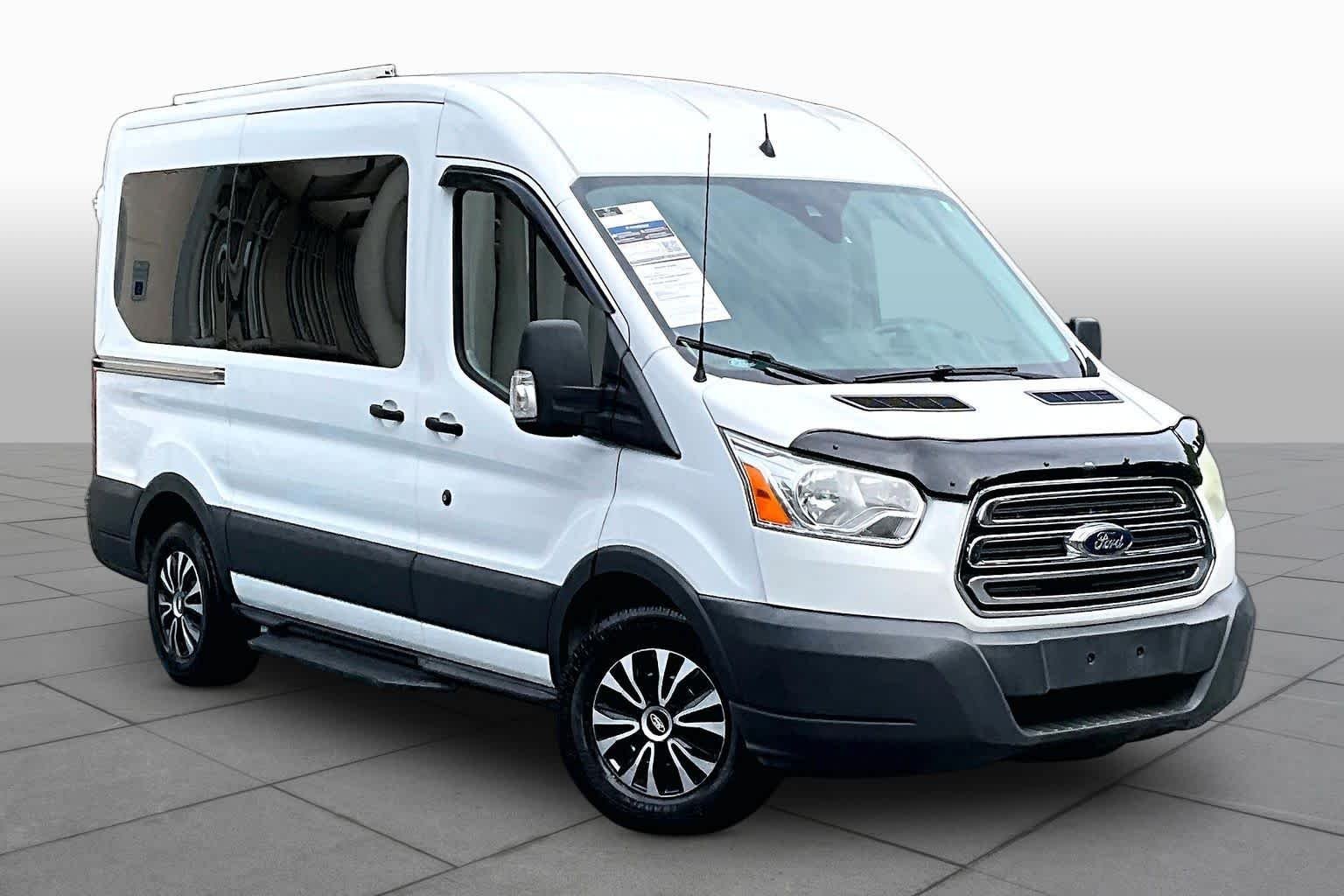 Pre-Owned 2017 Ford Transit Wagon XLT