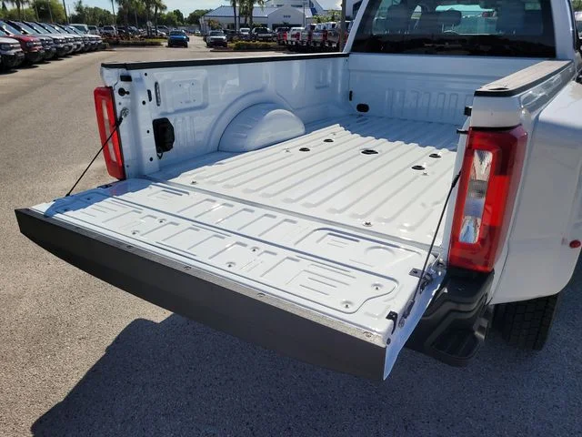 New 2026 Oxford White Ford XL image 11