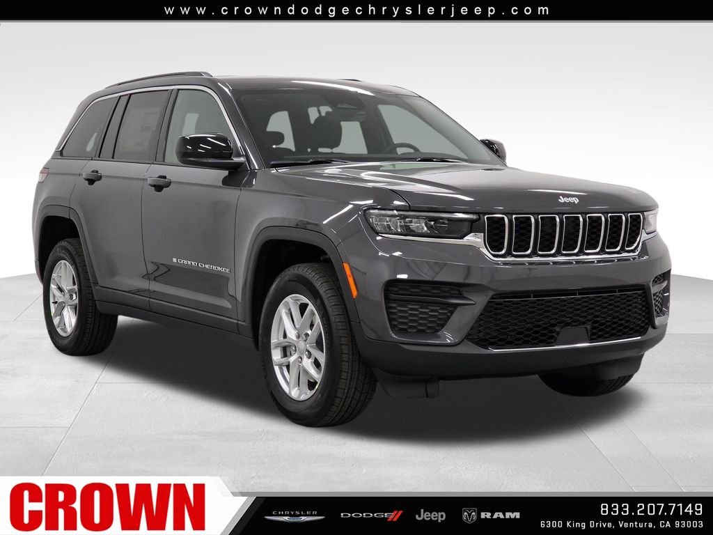 New 2026 Baltic Gray Metallic Clear-Coat Exterior Paint Jeep Laredo image 3
