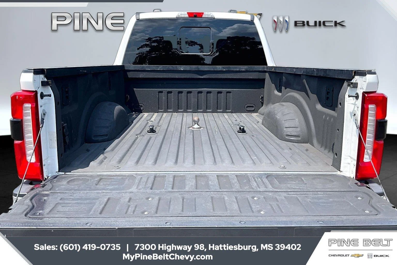 Used 2024 White Ford LARIAT image 5