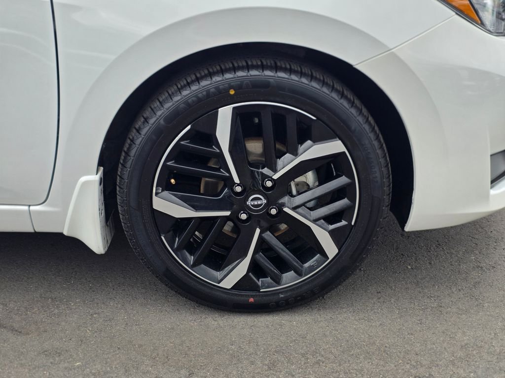 2025 Nissan Versa Sedan SR - Photo 8