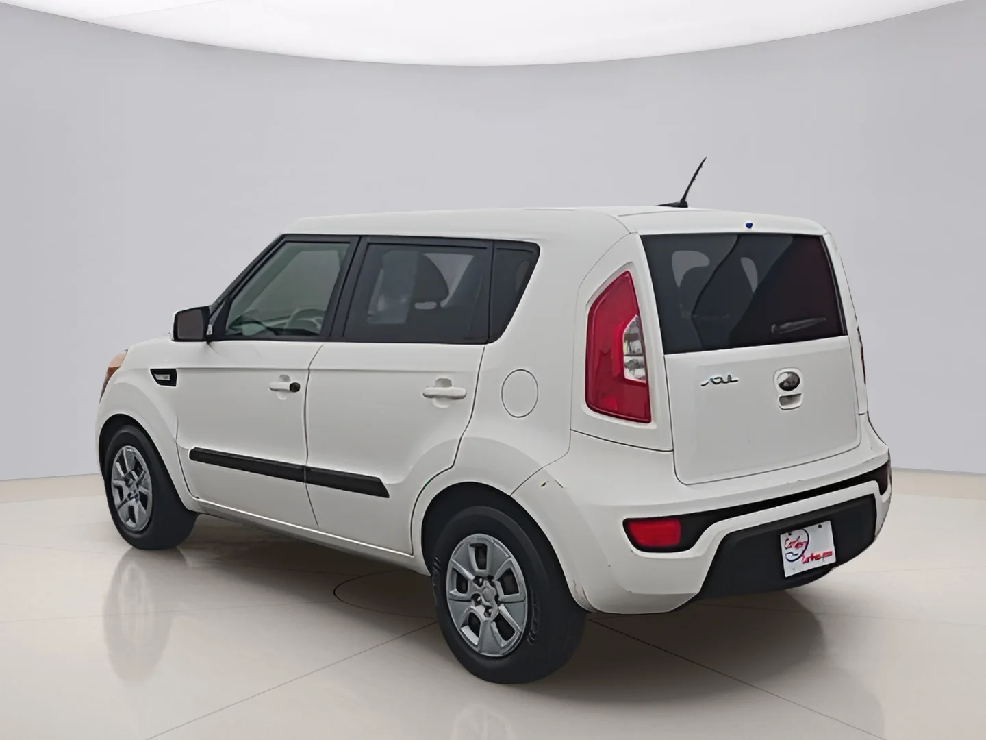Used 2013 White Kia ! WAGON image 3