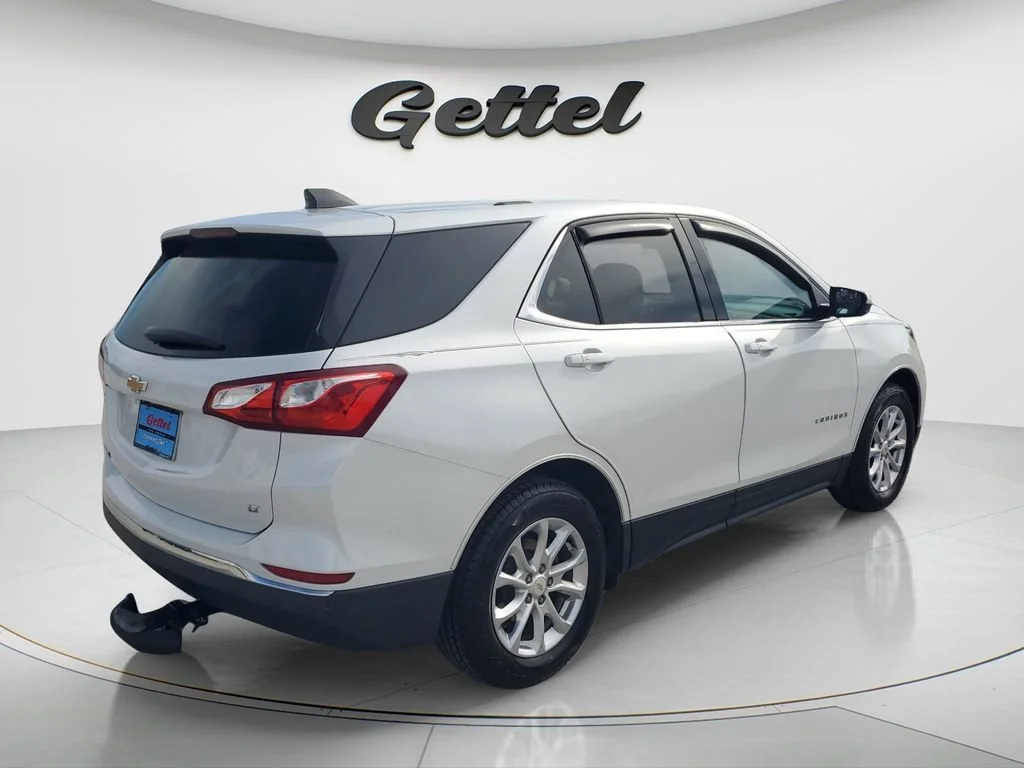 Used 2018 IRIDESCENT PEARL TRICOAT Chevrolet LT image 5