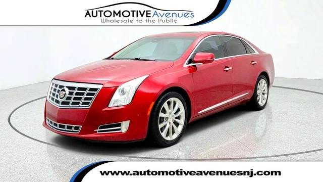2014 Cadillac XTS 4dr Sedan Luxury FWD w/ Power Sunroof & CUE Navigation