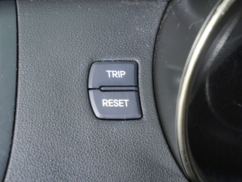 Used 2015 Black Hyundai 3.8 image 35