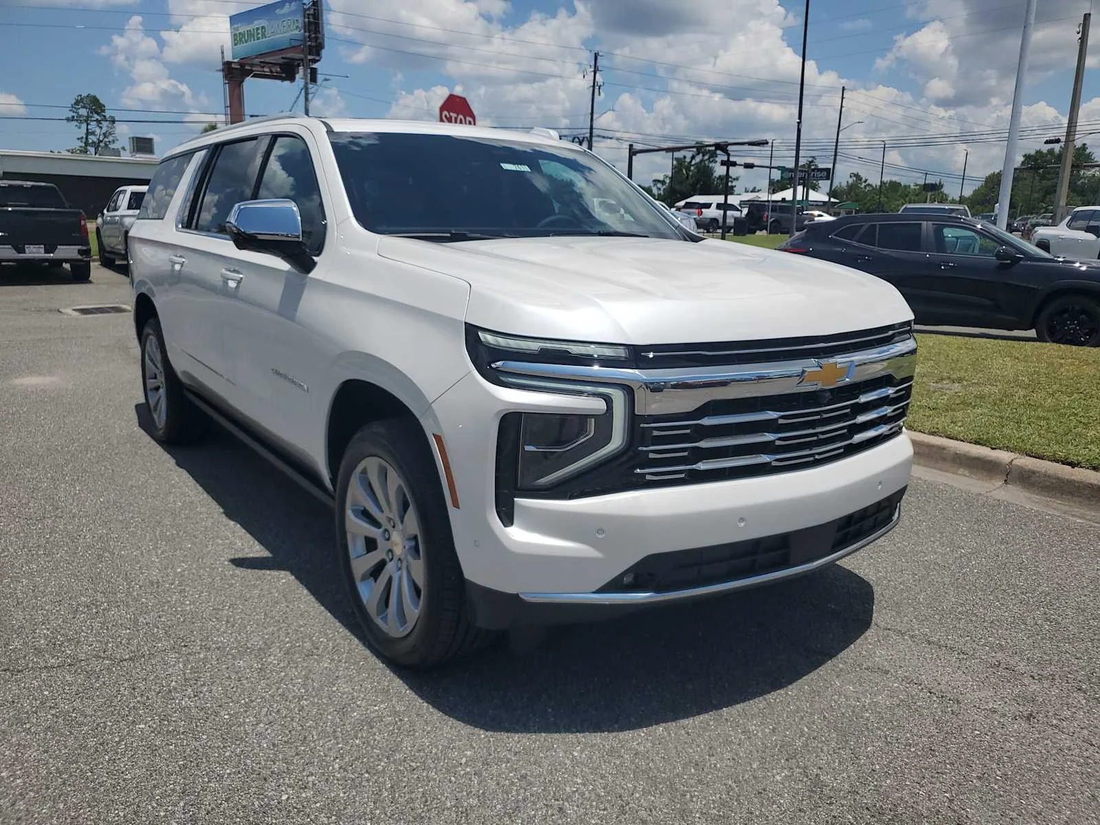 2025 Chevrolet Suburban Premier - Photo 8
