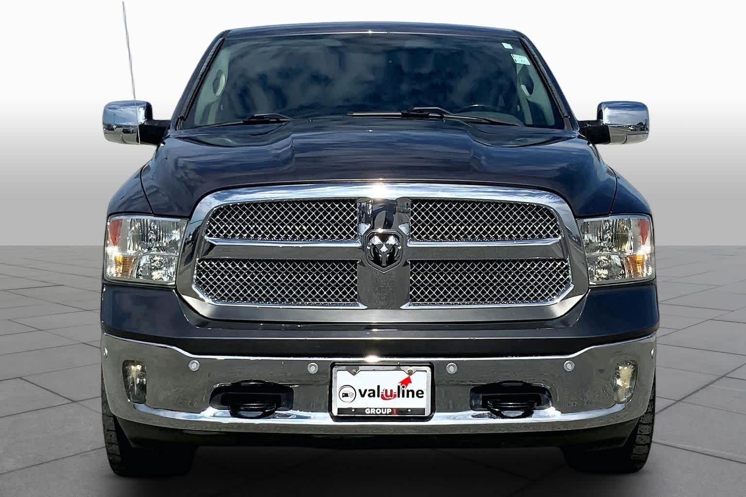 Used 2017 Granite Crystal Metallic Clearcoat Ram Lone Star Silver image 4
