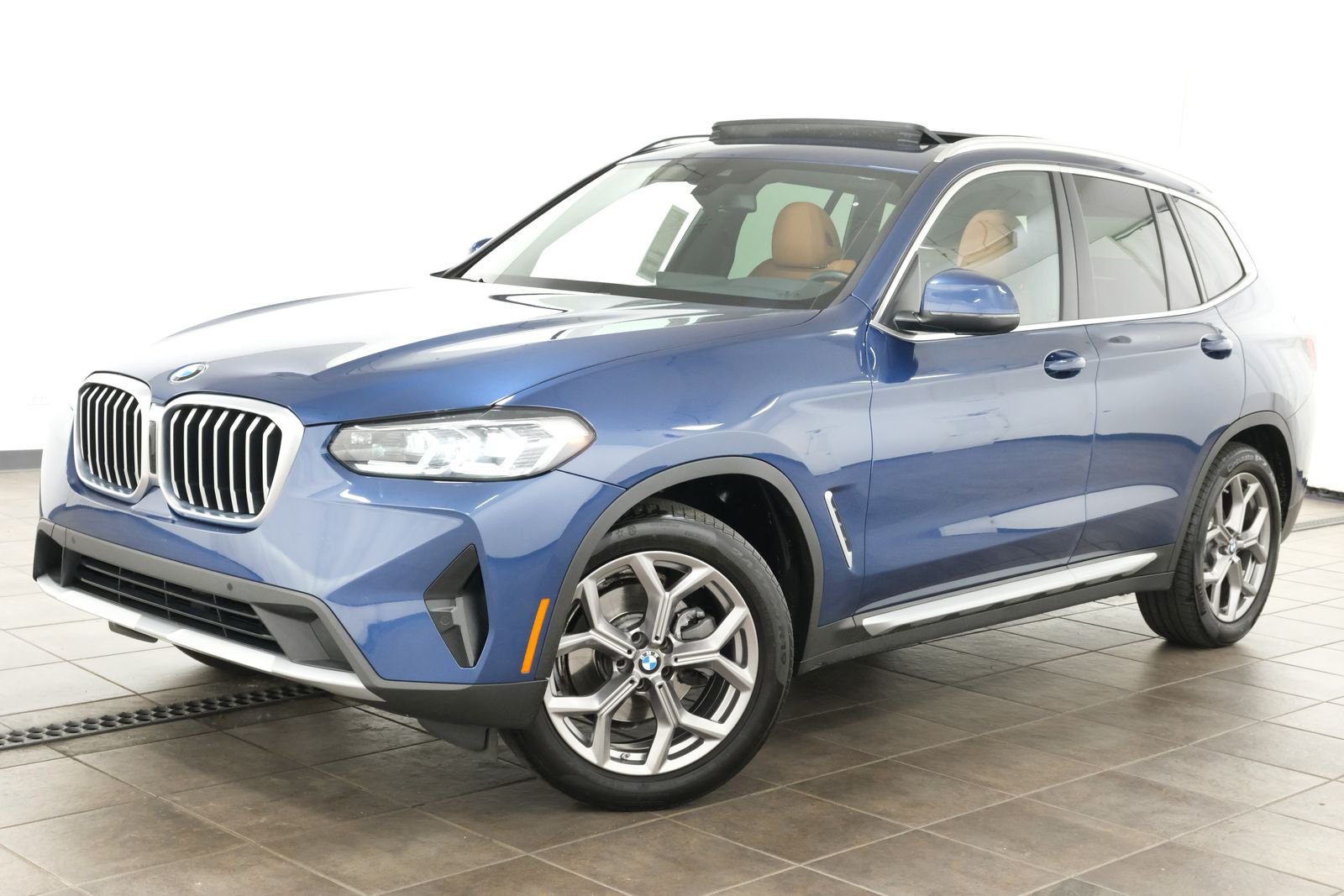 2022 BMW X3 xDrive30i's photo