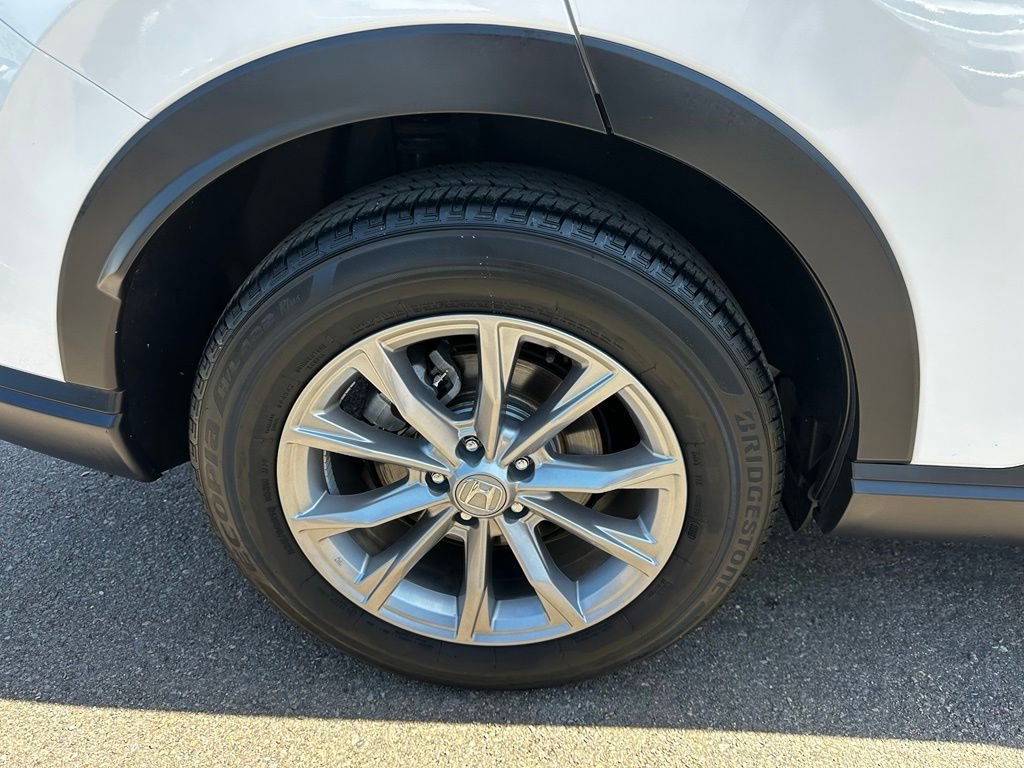 Used 2025 White Honda EX image 11