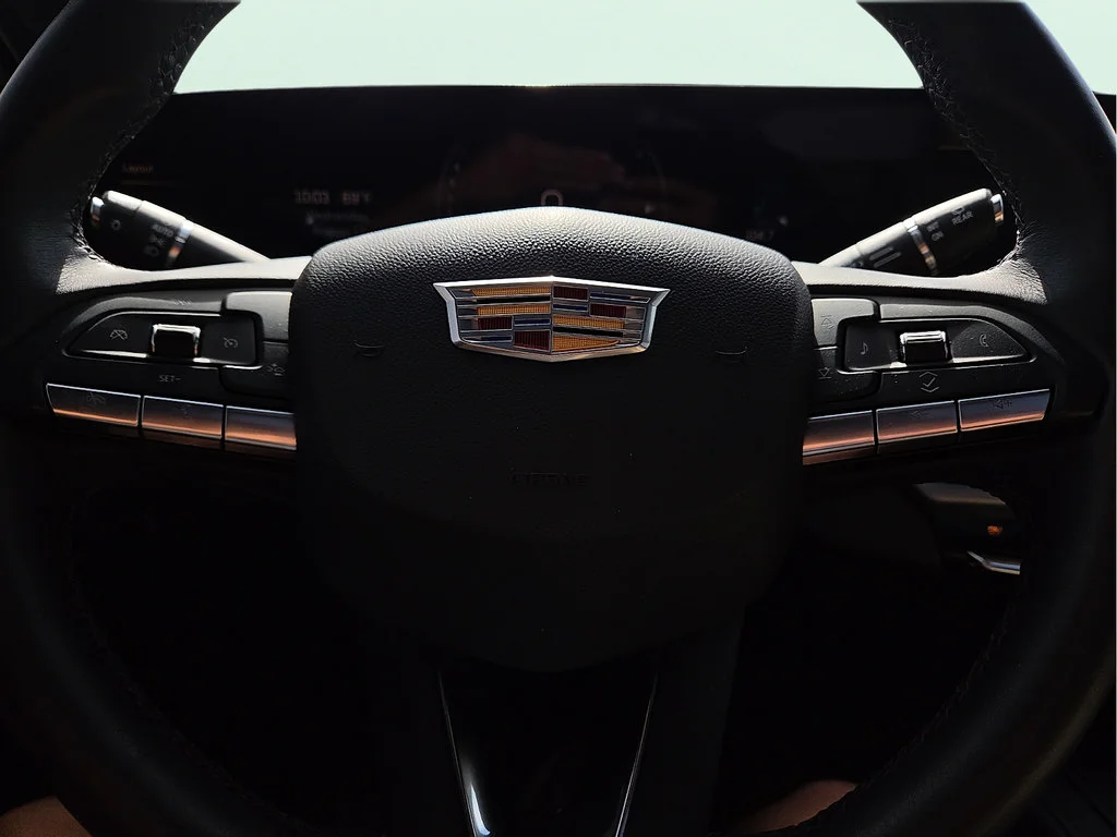 Used 2024 Crystal White Tricoat Cadillac Luxury image 19