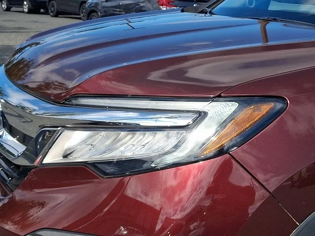 Used 2019 Deep Scarlet Pearl Honda Touring image 9