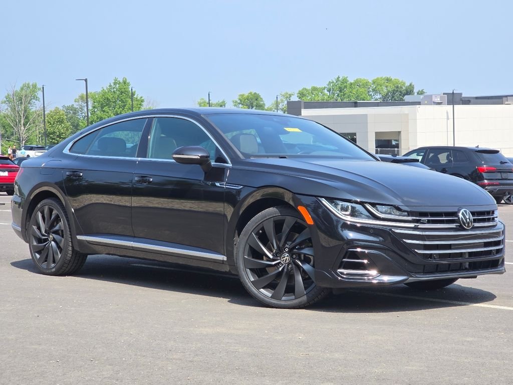 Used 2023  Volkswagen 2.0T SEL R-Line image 1
