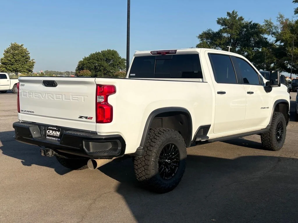 Used 2024 White Chevrolet ZR2 image 8