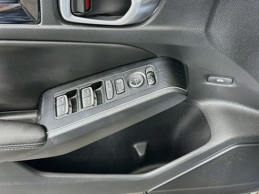 Used 2024 Morning Mist Metallic Honda Touring image 19