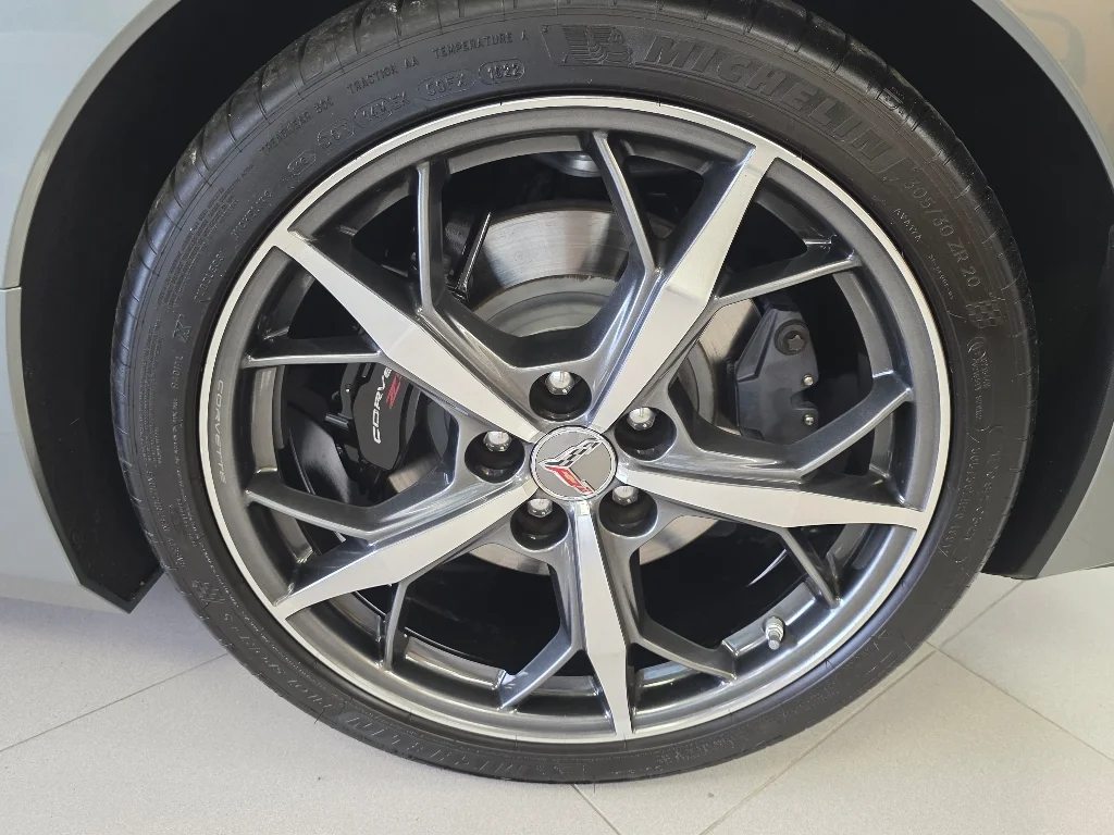 Used 2022 Hypersonic Gray Metallic Chevrolet Stingray image 26