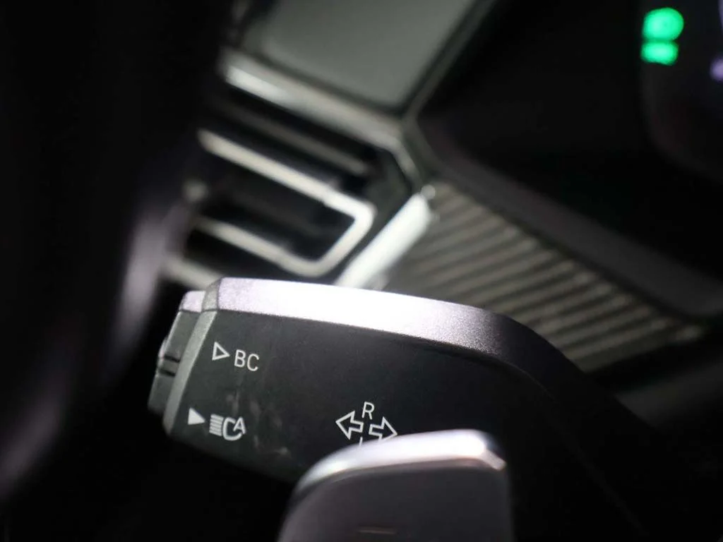 Used 2022 Black BMW M50i image 46