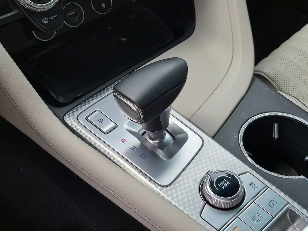 Used 2023 White Genesis 2.0T image 23