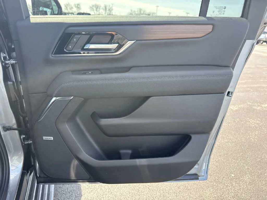 2026 GMC Yukon XL Denali - Photo 38