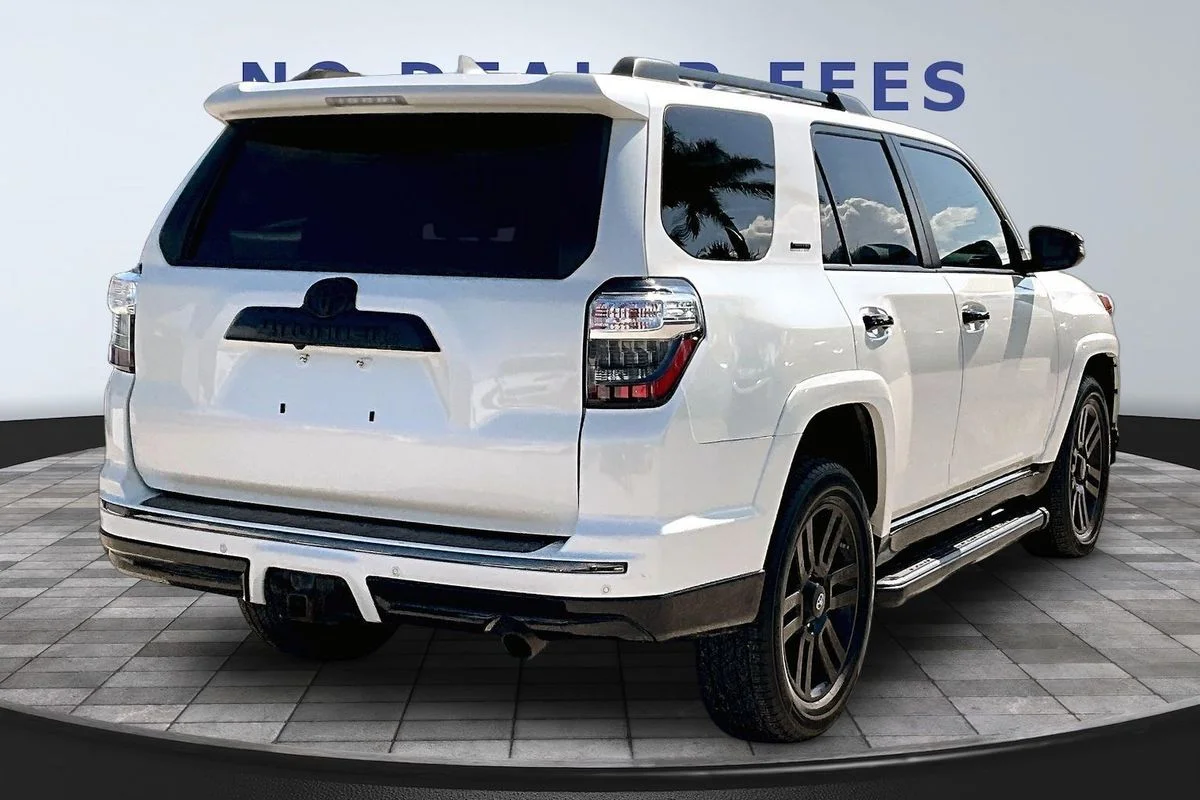 Used 2019  Toyota Limited Nightshade image 6