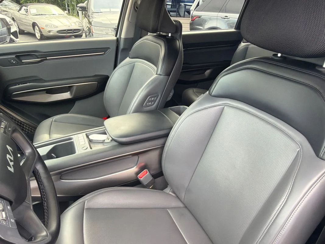 Used 2024 Silver Kia Light Long Range image 18
