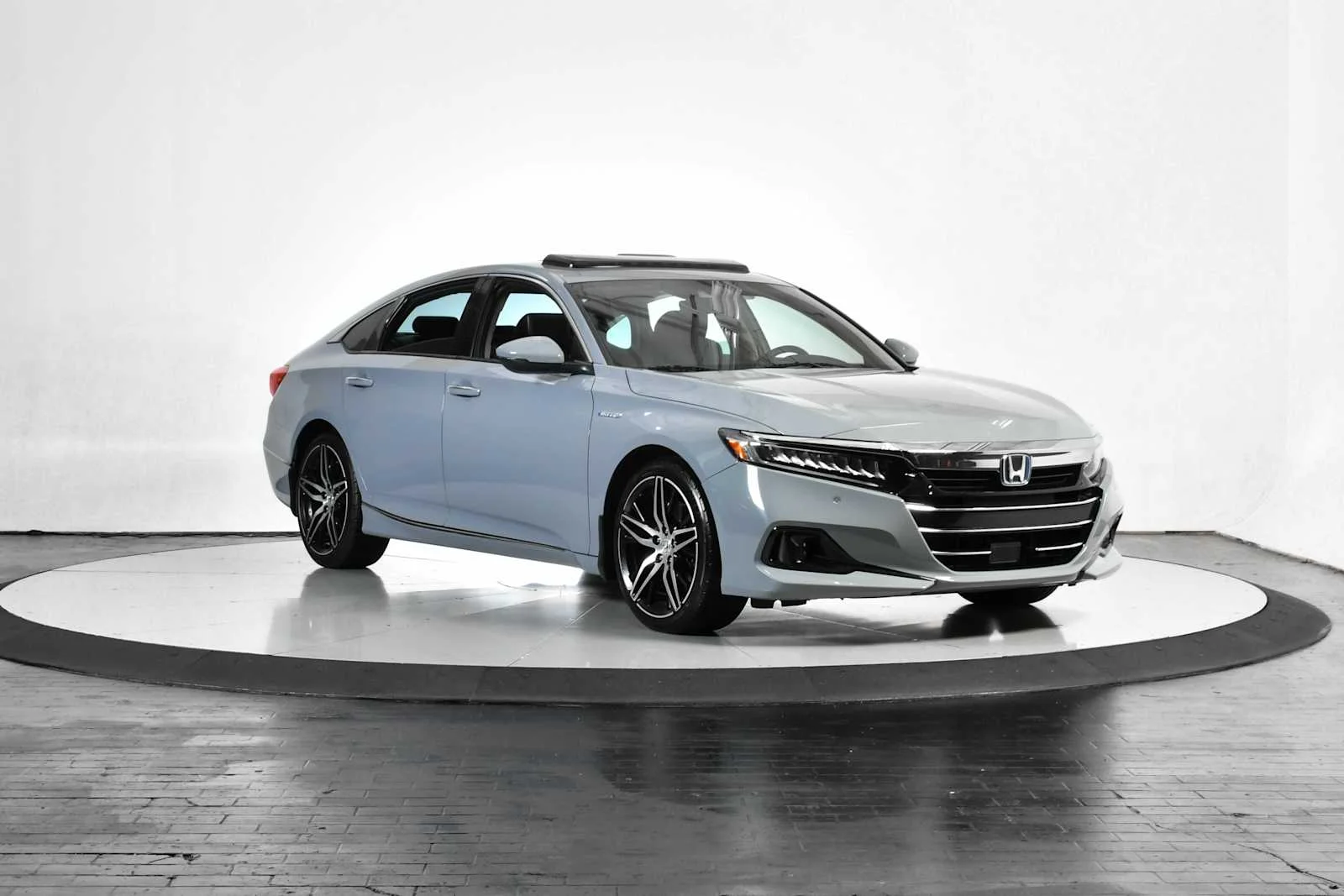 Used 2022 Sonic Gray Pearl Honda Touring image 8