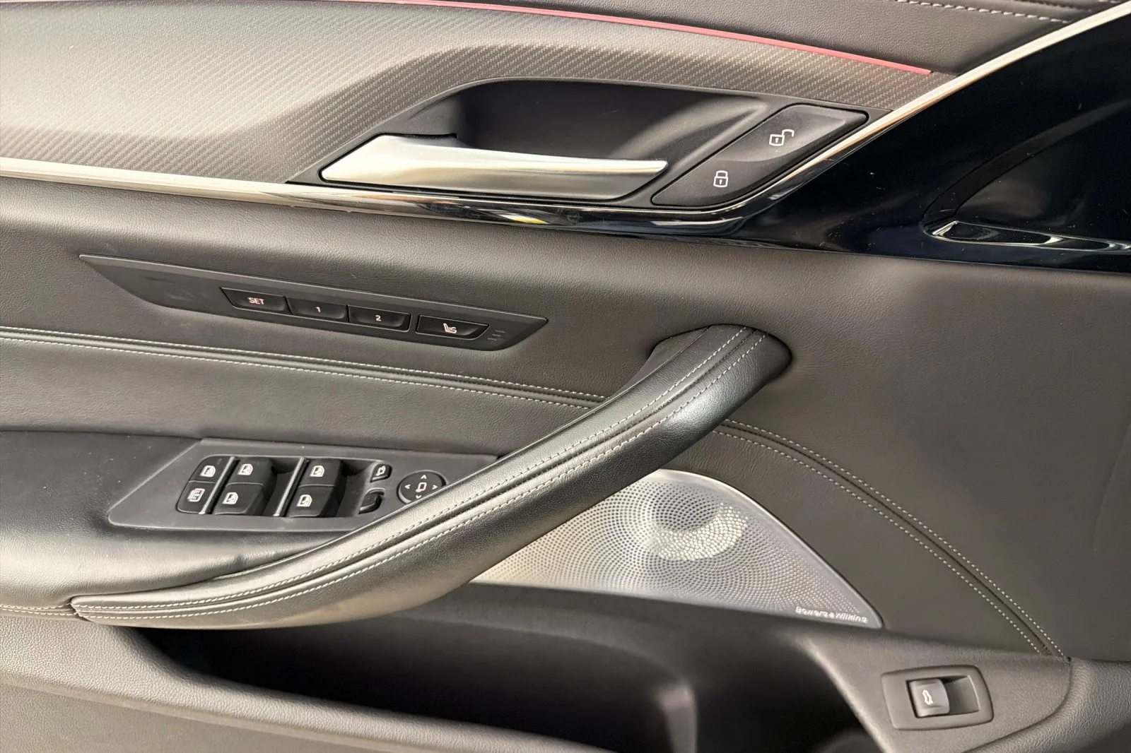 Used 2023 BLACK SAPPHIRE BMW Sedan image 10
