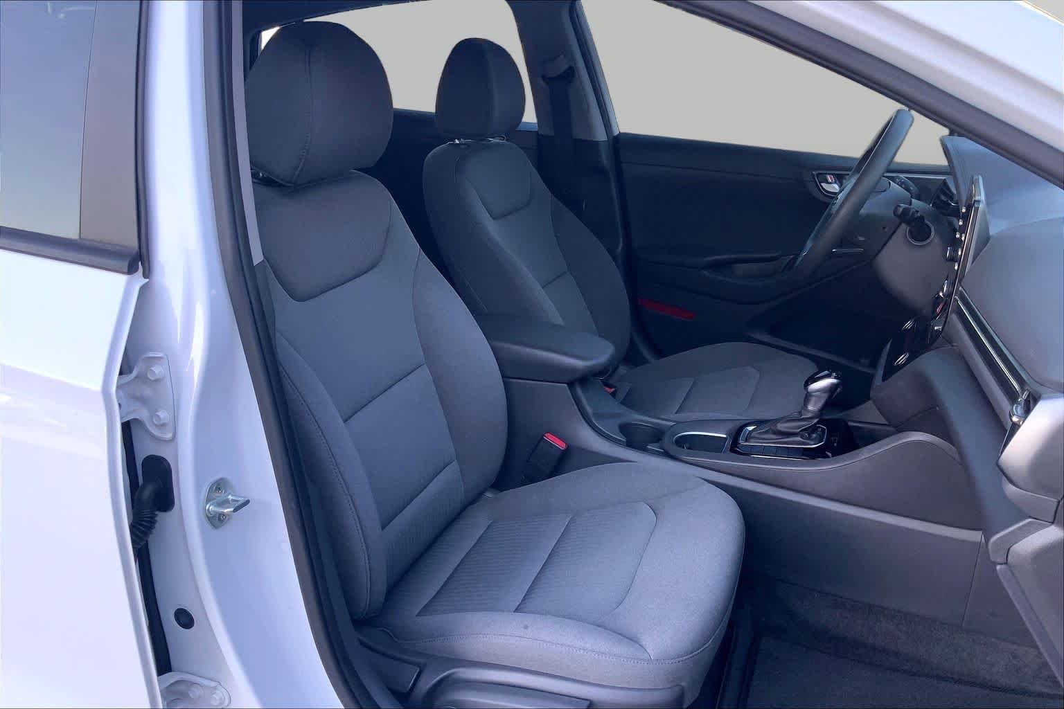 Used 2021 Ceramic White Hyundai Blue image 9