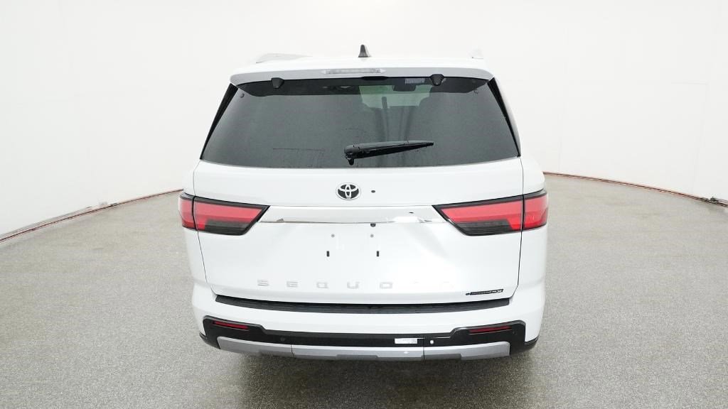 New 2026 Wind Chill Pearl <sup>1</sup> Toyota  Limited image 10