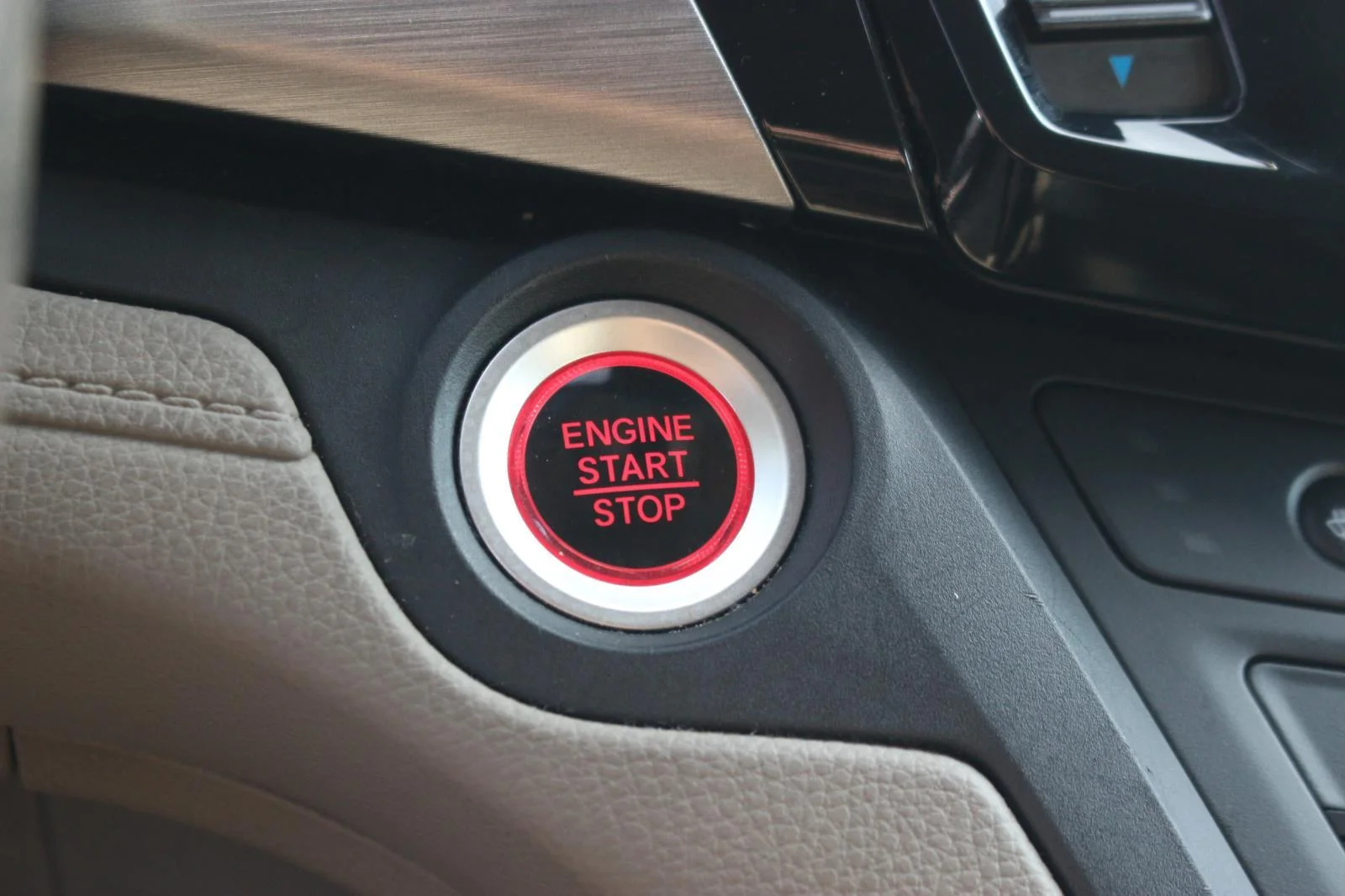 Used 2020 Burg Honda EX-L image 28