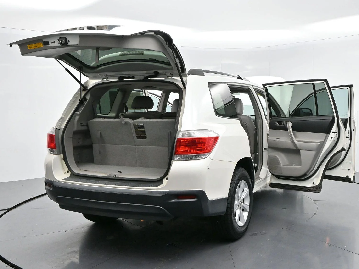 Used 2012 Blizzard Pearl Toyota SE image 41