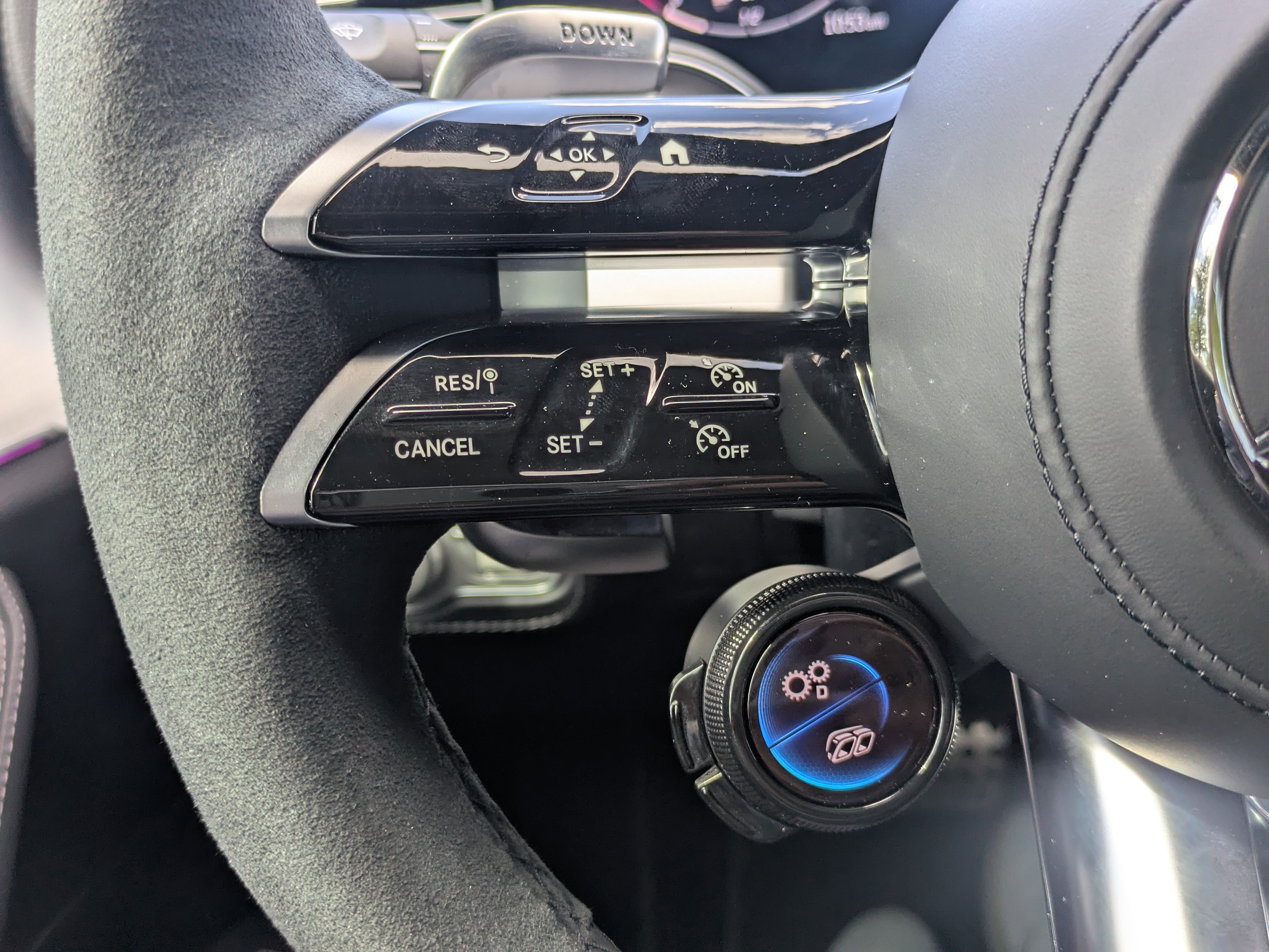 Used 2025 Cirrus Silver Metallic Mercedes-Benz AMG® GLE 53 image 25