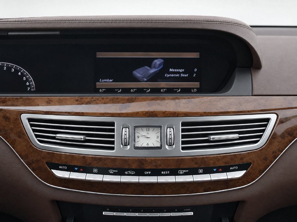 Used 2011 Brown Mercedes-Benz S 550 image 28