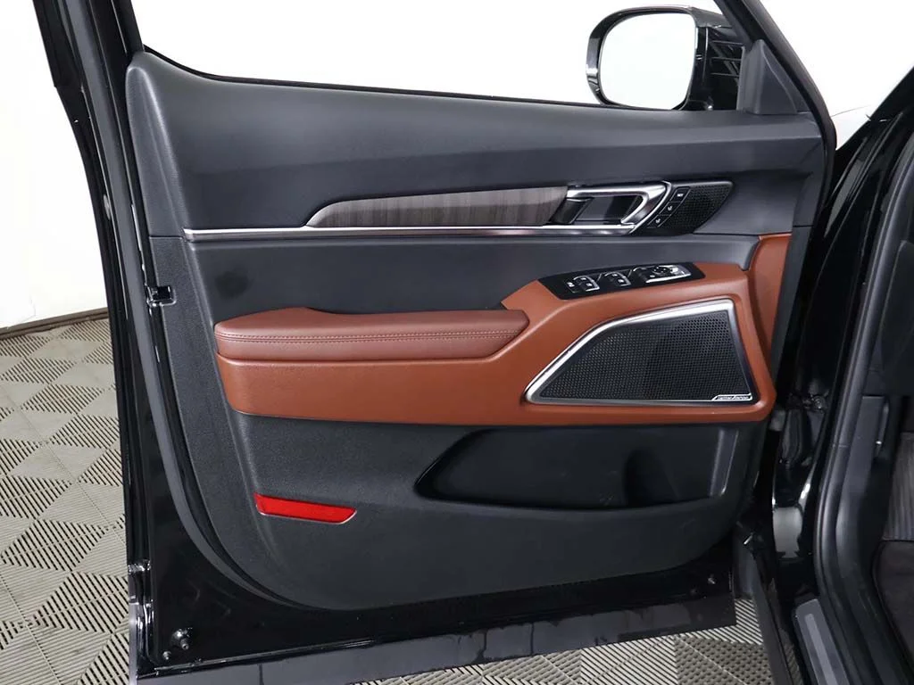 Used 2024 Black Kia SX image 25