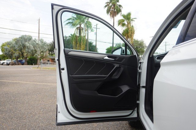 Used 2023 WHITE Volkswagen SE image 14