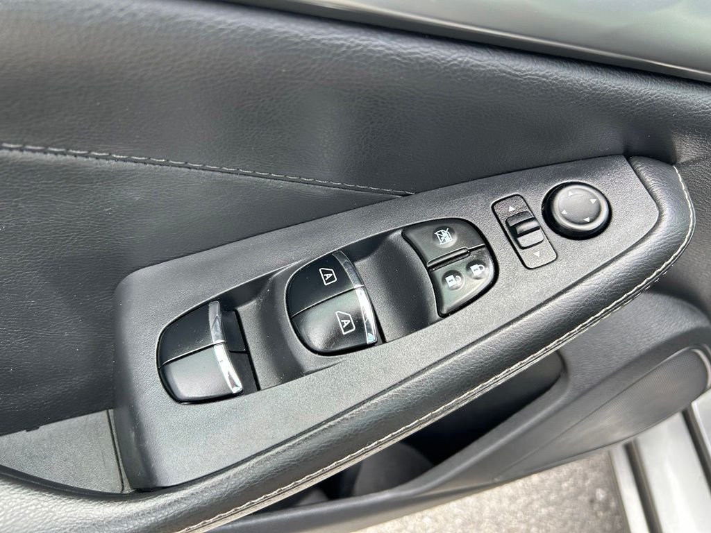 Used 2019 Gray Nissan 3.5 SV image 19