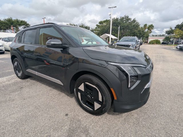 New 2027 Interstellar Gray Kia Wind image 8
