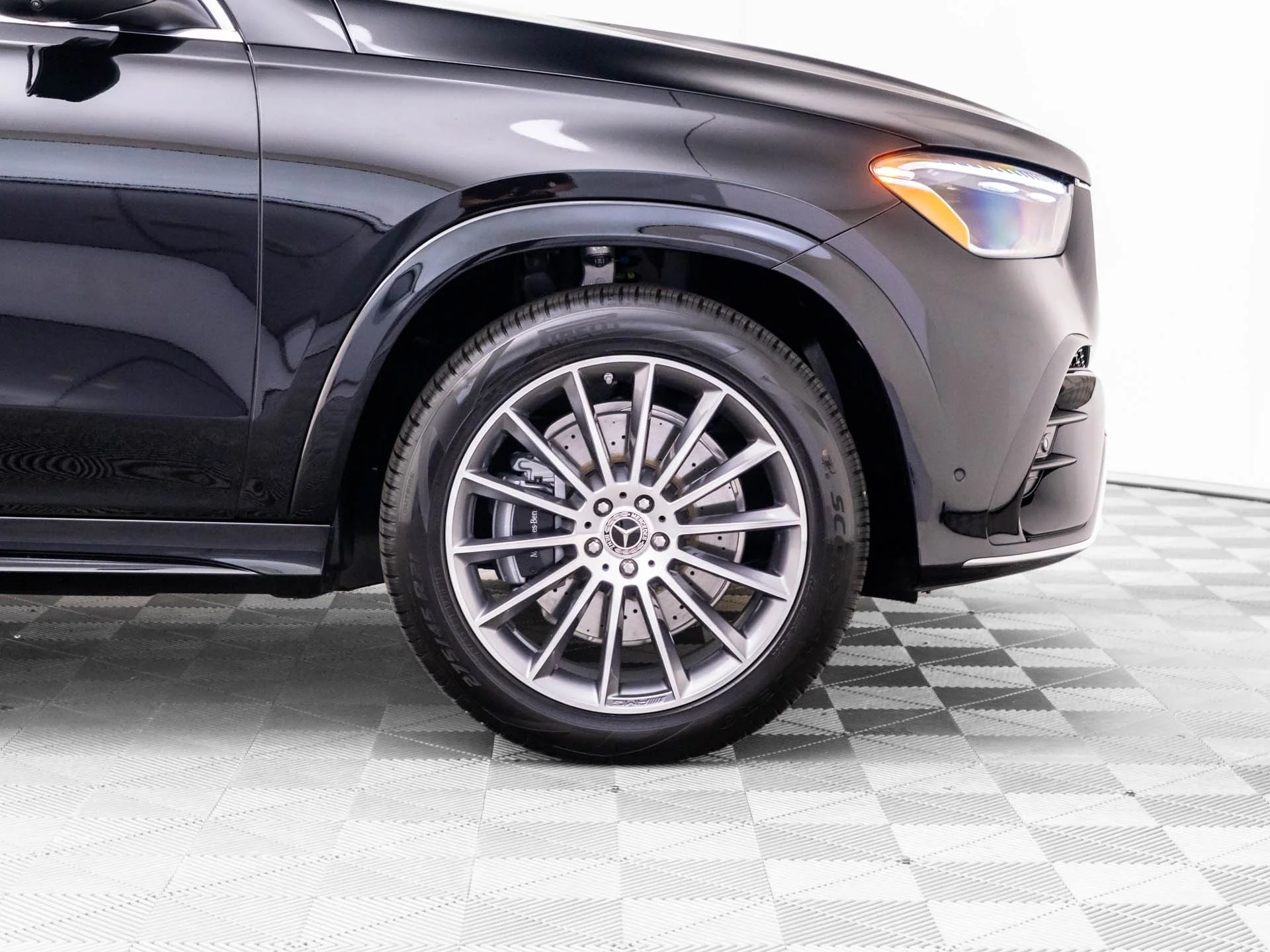 New 2026 Black Mercedes-Benz GLE 450 image 37