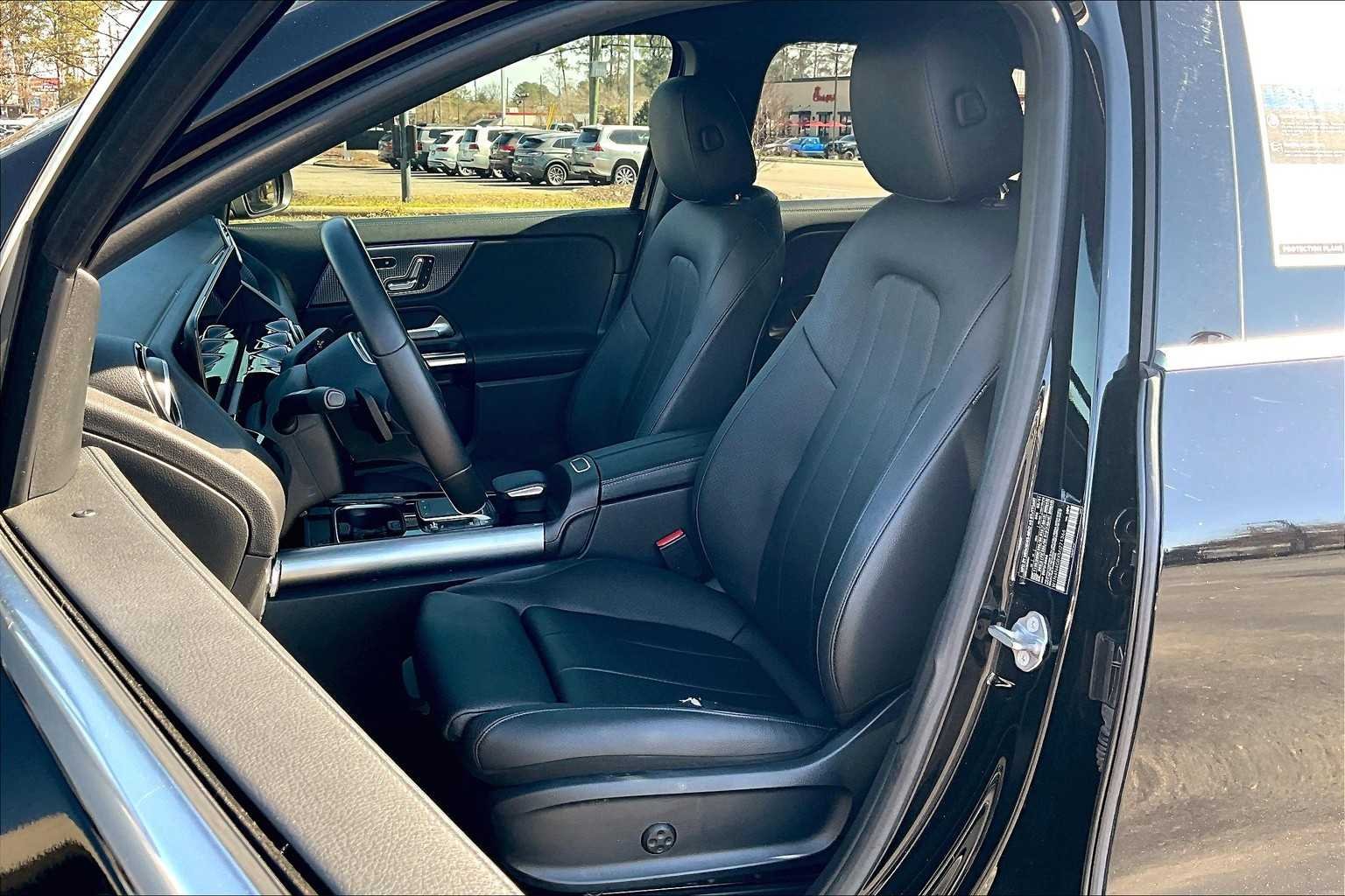 Used 2021 Night Black Mercedes-Benz GLA 250 image 7