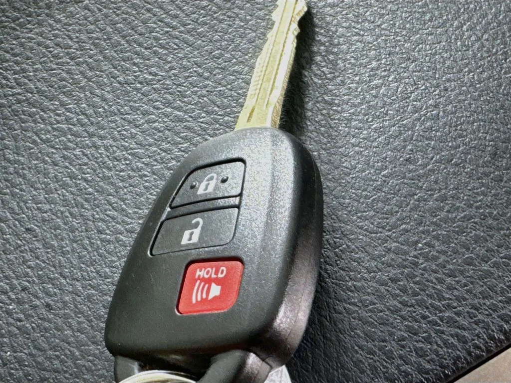 Used 2013 Gray Toyota LE image 32